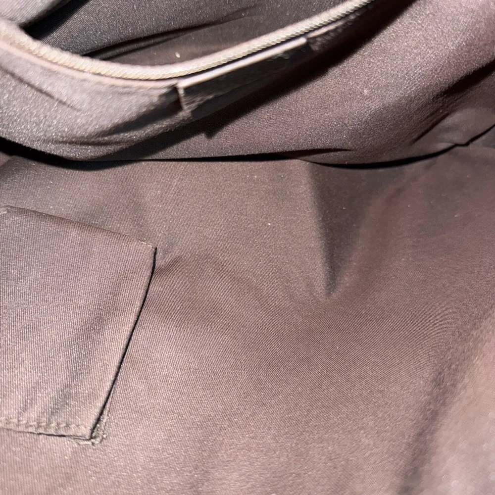 Like NEW. Authentic GUCCI ABBEY D RING CHOCOLATE GG CANVAS - Picture 9 of 12